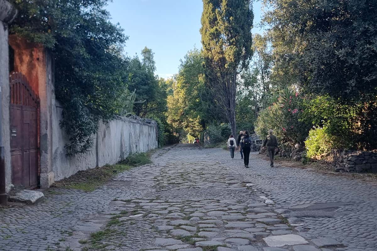 Via Francigena nel Lazio: un viaggio lento tra borghi, laghi,  mare e sapori veri